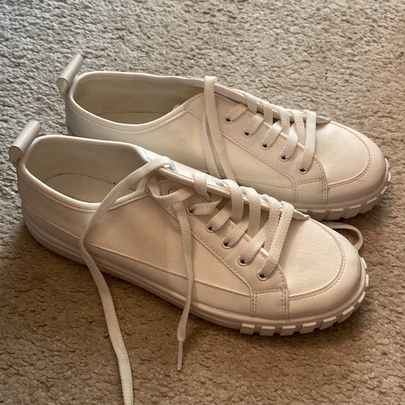 Steve Madden Caleb Sneaker Size 9 - Picture 3 of 7